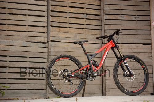 Polygon Collosus DH8 ficha técnica y opiniones